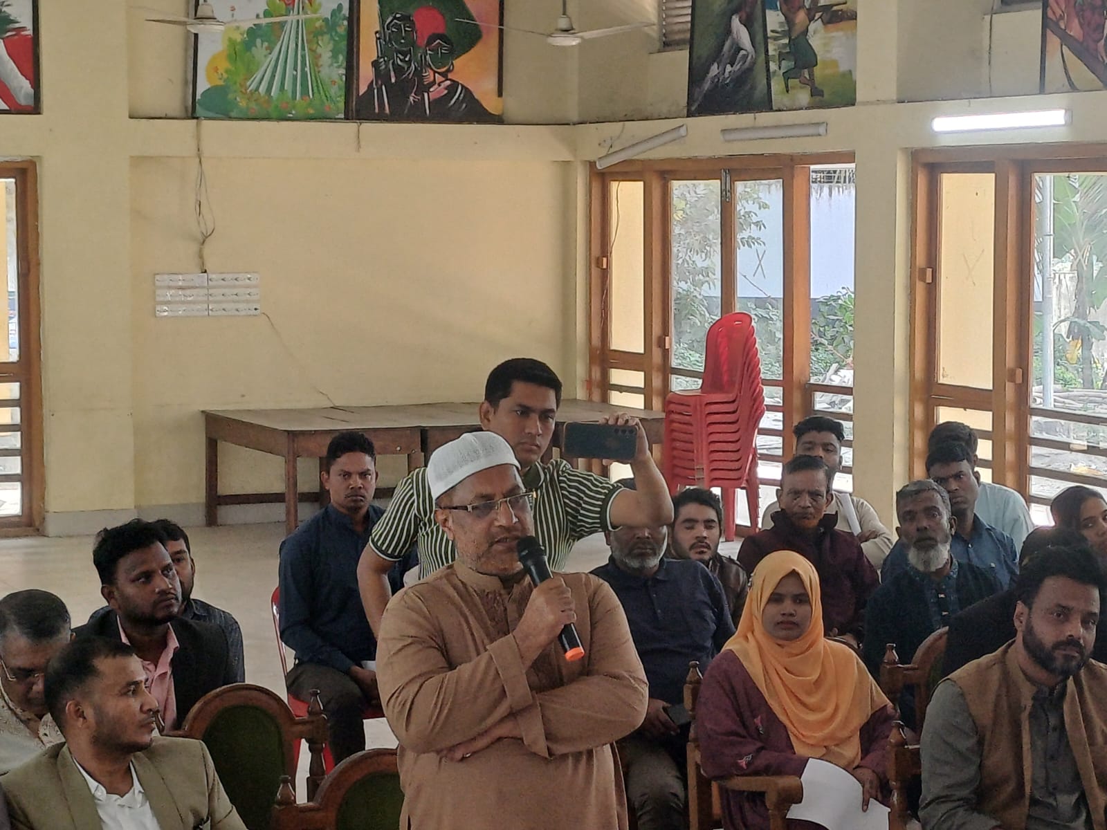 মিরসরাইয়ে নীরিহ মানুষকে গ্রেফতার না করার অনুরোধ বিএনপি প্রার্থীর